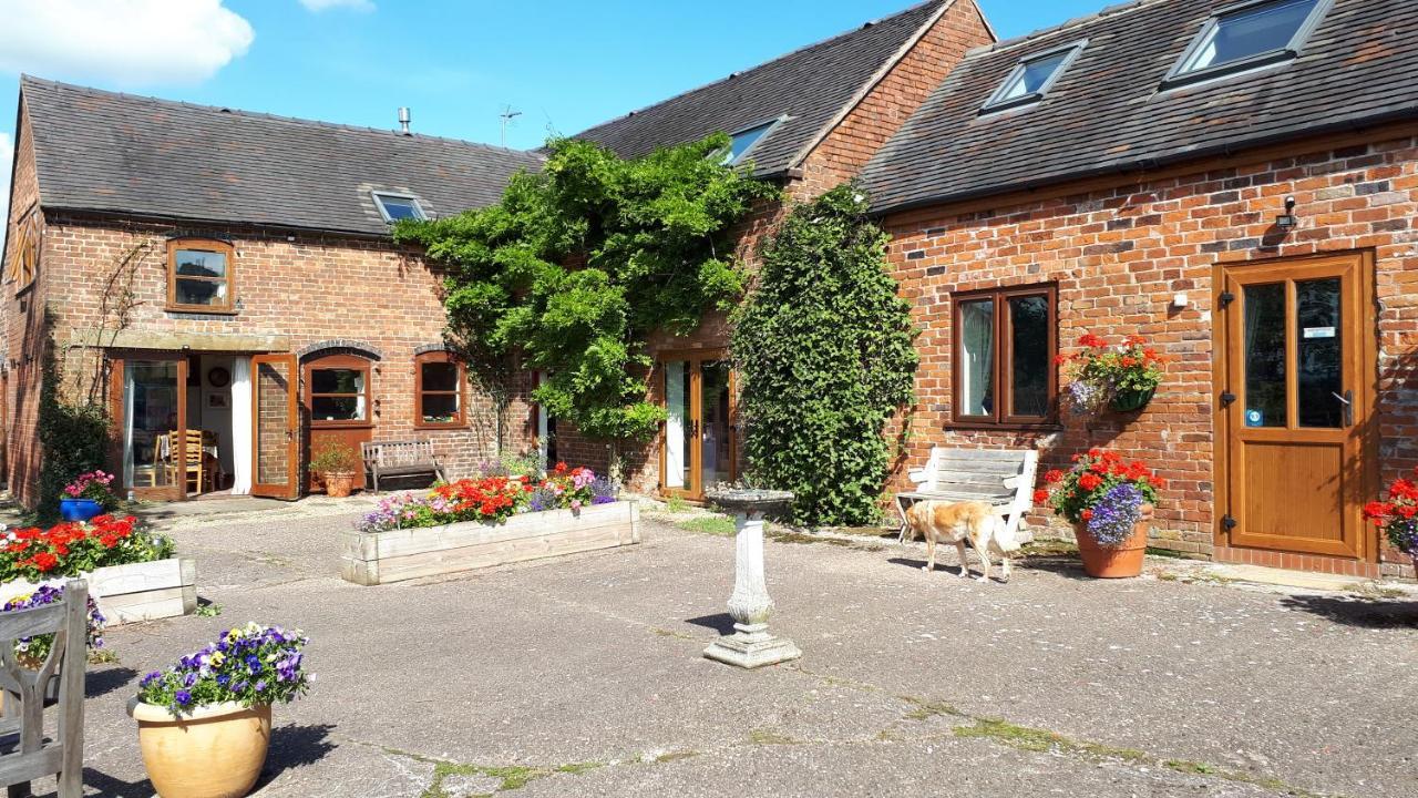 Highfields Farm B&B Stone  Buitenkant foto