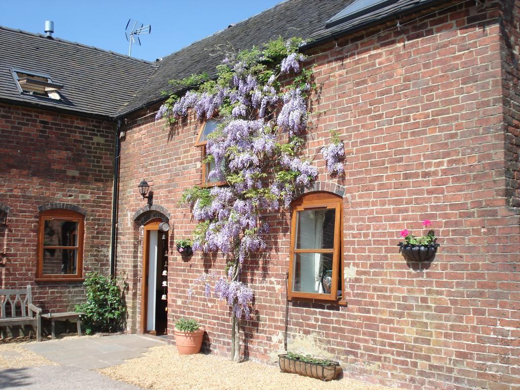 Highfields Farm B&B Stone  Buitenkant foto